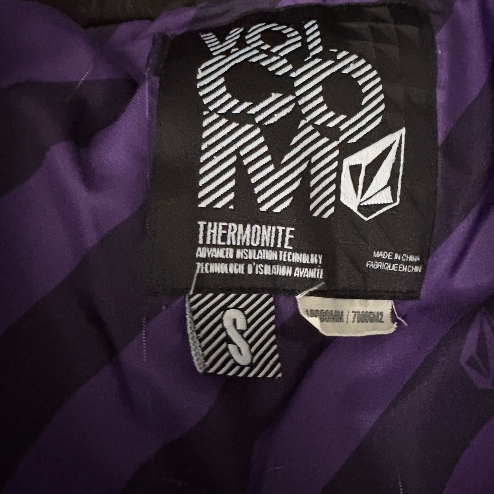Volcom Ski Jacket - Picture 4 of 6